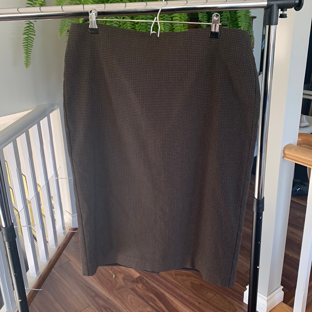 Black/charcoal/brown pencil skirt.